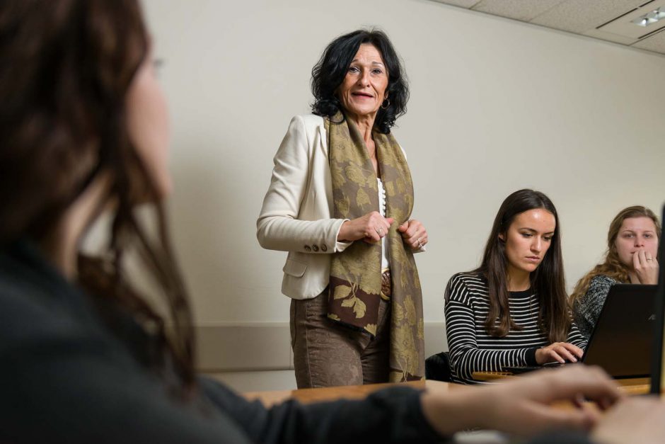 Anne Marie Van Oost, docente aan de Karen de Grote Hogeschool.